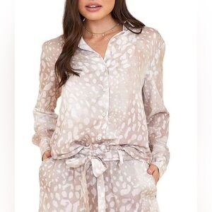 Bella Dahl sand spot top